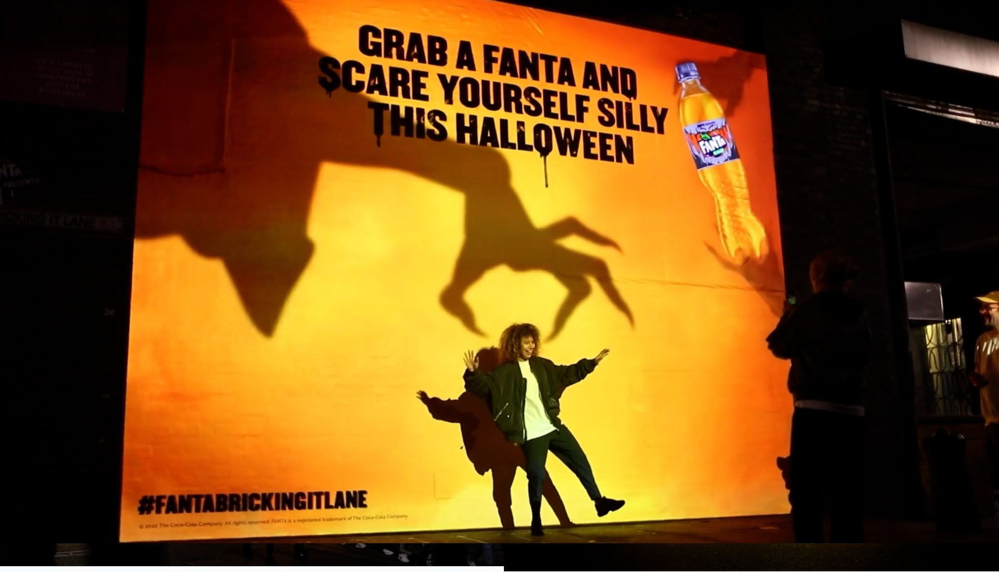 Fanta Bricking It Lane: passers-by react to the projected scare